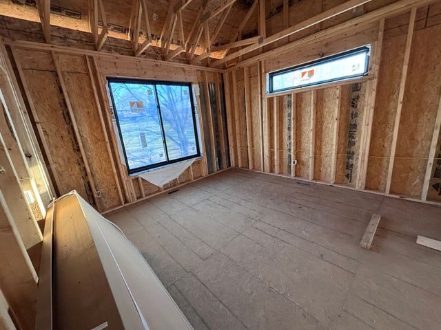 1916 Zara, Clinton, IA 52732