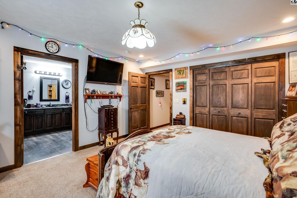 2308 18th Ave
