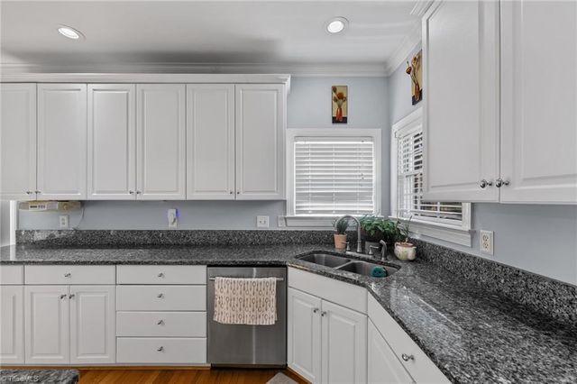 3224 Somerton Place, Burlington, NC 27215