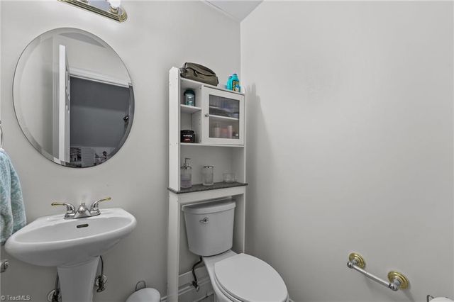 3224 Somerton Place, Burlington, NC 27215