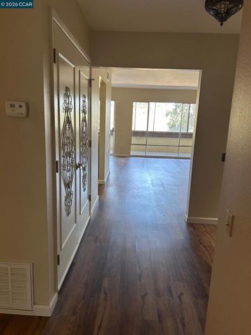 2901 Golden Rain Rd 2, Walnut Creek, CA 94595