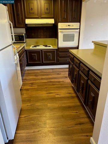 2901 Golden Rain Rd 2, Walnut Creek, CA 94595