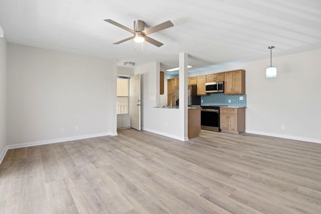 2220 Andover Dr Apt F, Surfside Beach, SC 29575