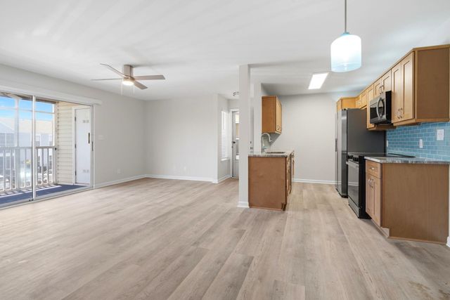 2220 Andover Dr Apt F, Surfside Beach, SC 29575