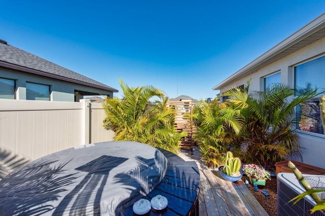 1468 N RIVER CIRCLE, Tarpon Springs, FL 34689