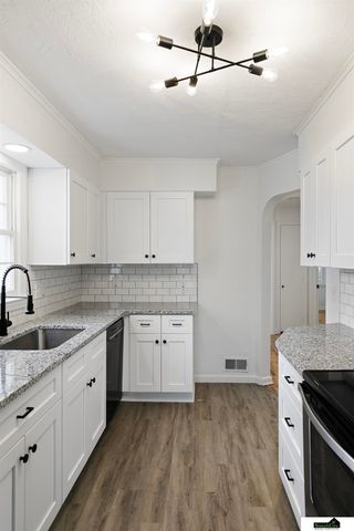 928 Clark Street, Lincoln, NE 68510