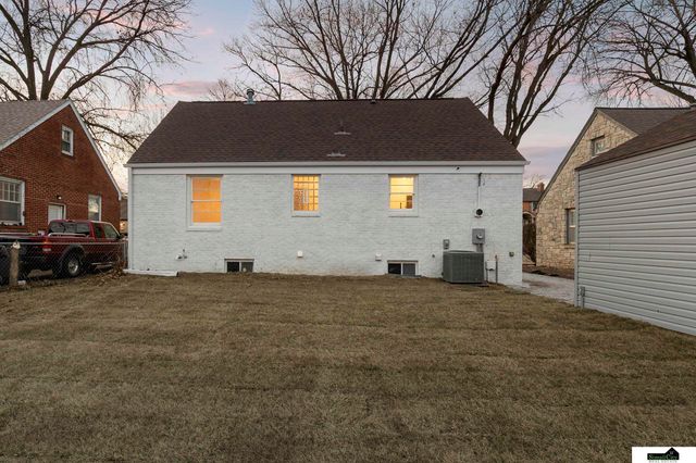 928 Clark Street, Lincoln, NE 68510