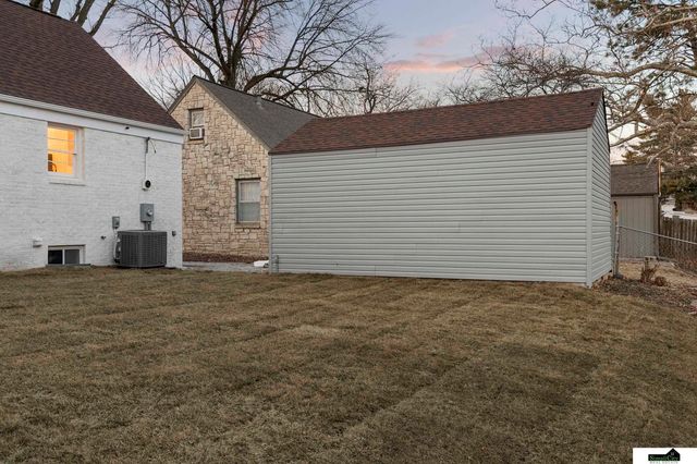 928 Clark Street, Lincoln, NE 68510