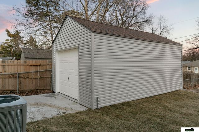 928 Clark Street, Lincoln, NE 68510