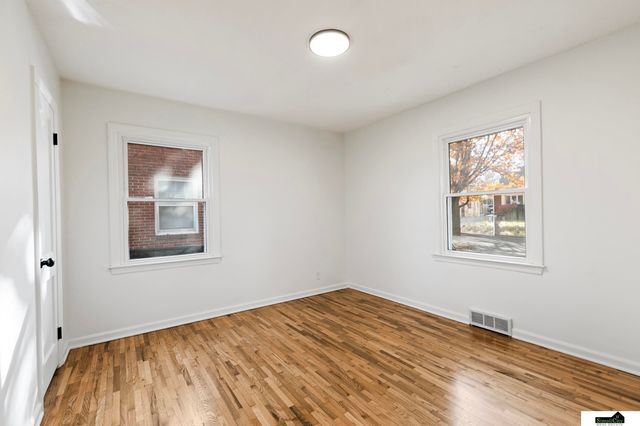 928 Clark Street, Lincoln, NE 68510