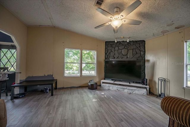 2210 D R BRYANT RD, Lakeland, FL 33810