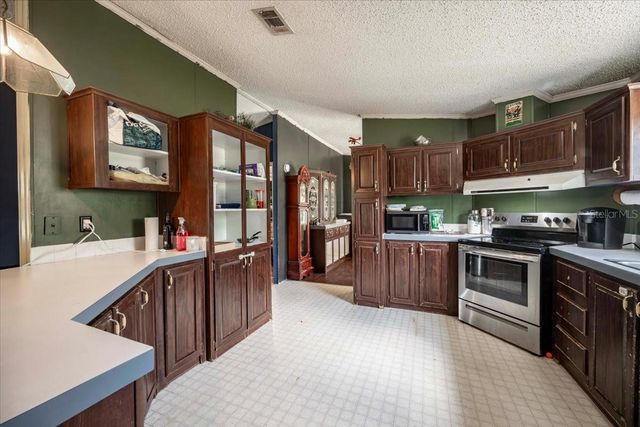 2210 D R BRYANT RD, Lakeland, FL 33810