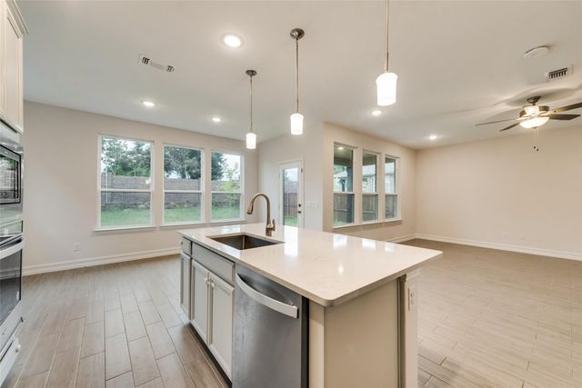 714 Creekwater Lane, Garland, TX 75043