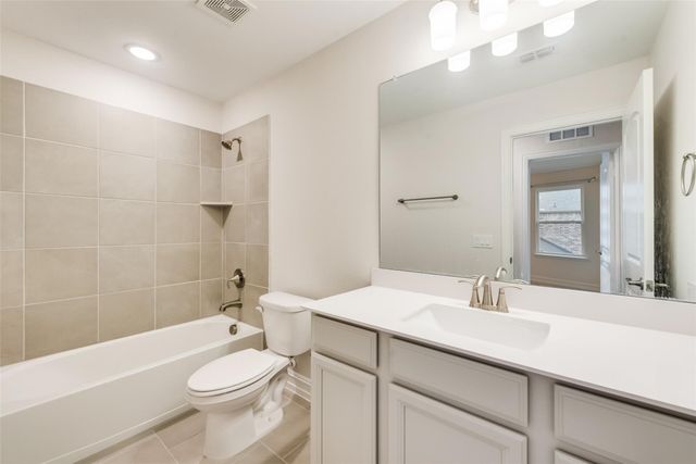 714 Creekwater Lane, Garland, TX 75043