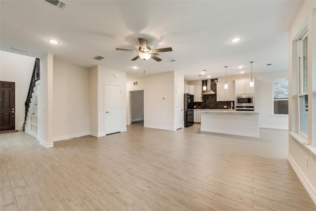 714 Creekwater Lane, Garland, TX 75043