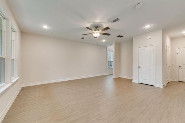 714 Creekwater Lane, Garland, TX 75043