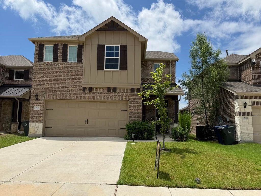 714 Creekwater Lane, Garland, TX 75043