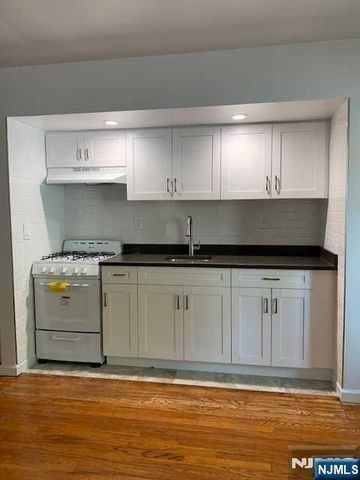 431 Grand Avenue 7, Leonia, NJ 07605
