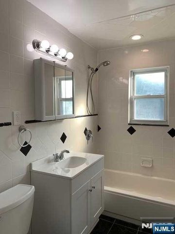 431 Grand Avenue 7, Leonia, NJ 07605