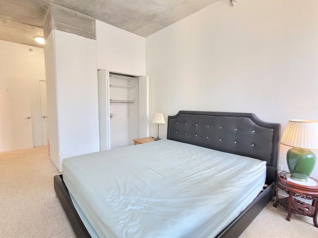 235 W Van Buren Street 2519, Chicago, IL 60607