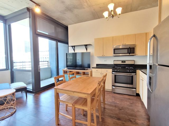 235 W Van Buren Street 2519, Chicago, IL 60607