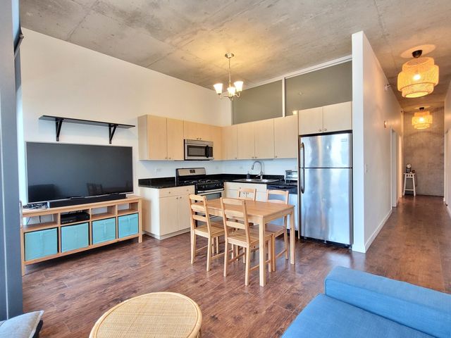 235 W Van Buren Street 2519, Chicago, IL 60607