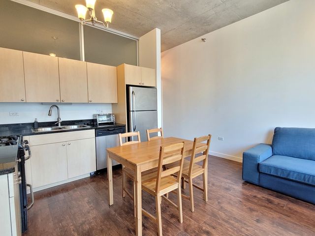 235 W Van Buren Street 2519, Chicago, IL 60607