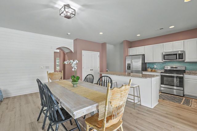 101 Oldenburg Drive, Summerville, SC 29486