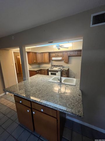 451 Como, San Antonio, TX 78220