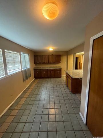 451 Como, San Antonio, TX 78220