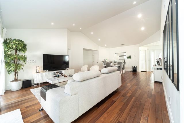 9939 NW 47th Ter 9939, Doral, FL 33178