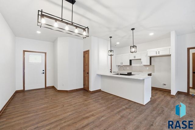 1249 N Marion Rd Road 3, Sioux Falls, SD 57107