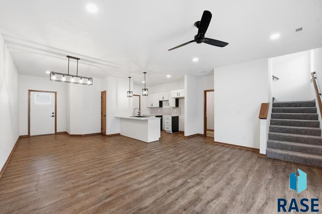 1249 N Marion Rd Road 3, Sioux Falls, SD 57107