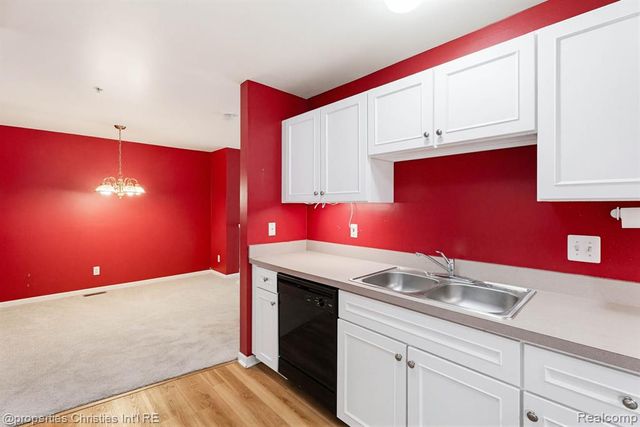 16854 Farmington Road, Livonia, MI 48154