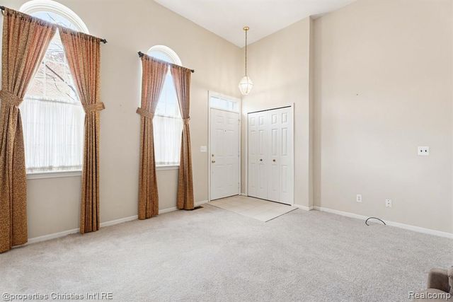 16854 Farmington Road, Livonia, MI 48154