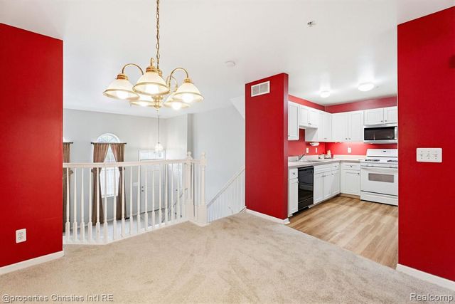 16854 Farmington Road, Livonia, MI 48154