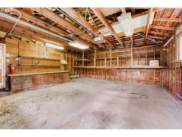 2415 Sw BOUNDARY St, Portland, OR 97239