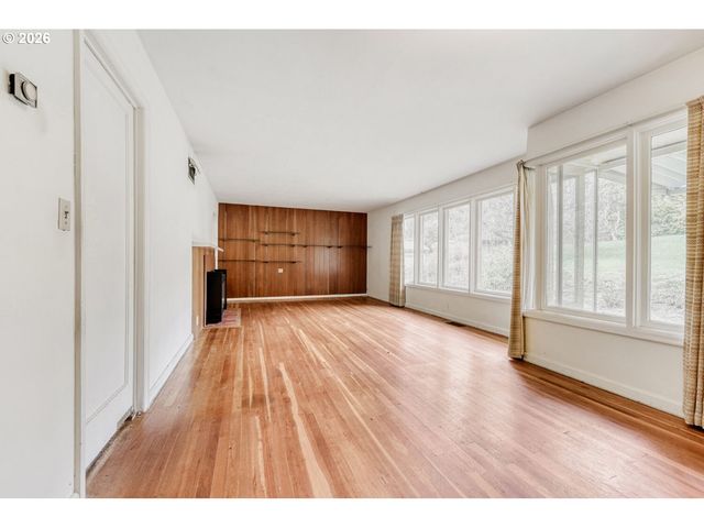 2415 Sw BOUNDARY St, Portland, OR 97239