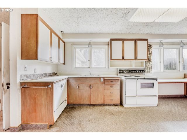 2415 Sw BOUNDARY St, Portland, OR 97239