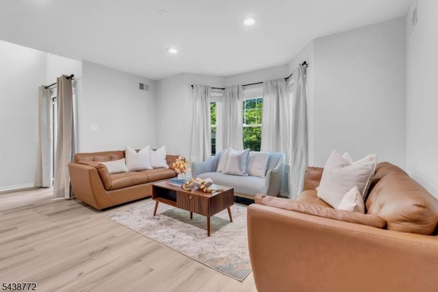 213 Longview Rd, Bridgewater Twp., NJ 08807