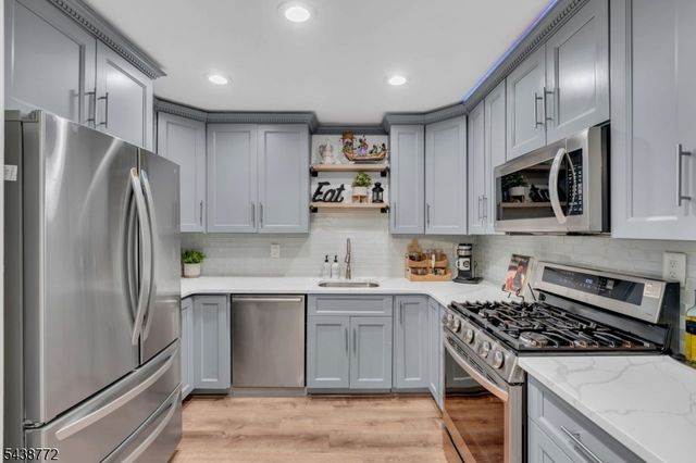 213 Longview Rd, Bridgewater Twp., NJ 08807