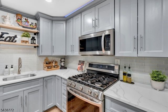 213 Longview Rd, Bridgewater Twp., NJ 08807