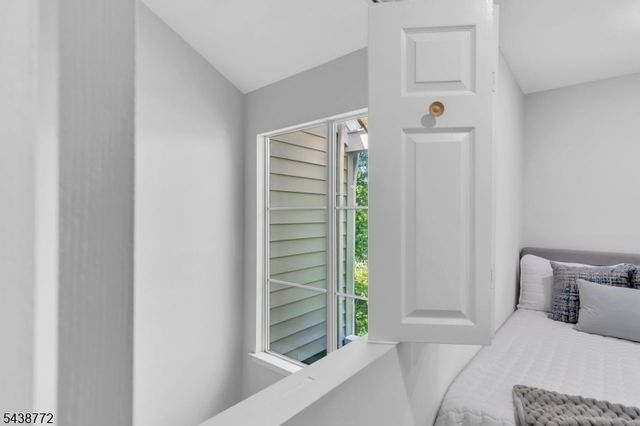 213 Longview Rd, Bridgewater Twp., NJ 08807