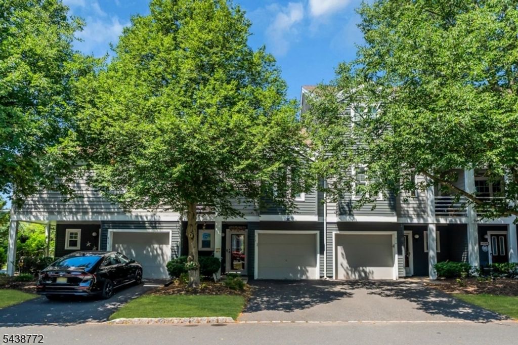 213 Longview Rd, Bridgewater Twp., NJ 08807