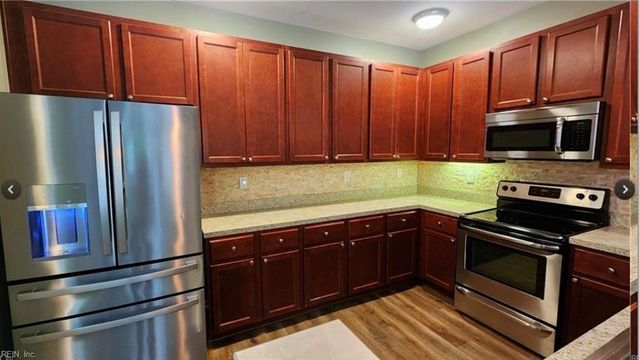 2462 Leytonstone DR, Chesapeake, VA 23321