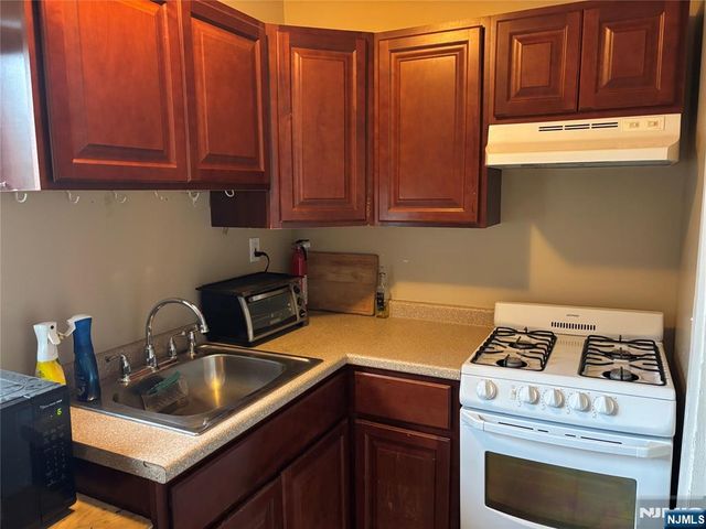 35 Monticello Avenue 3, Newark, NJ 07106