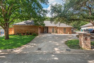 5409 Chimney Rock Road, Fort Worth, TX 76112