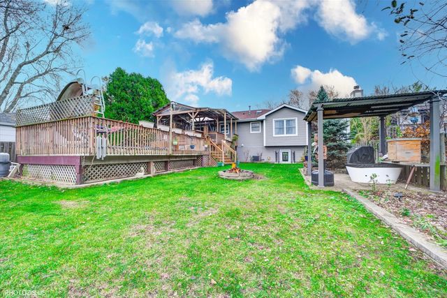 21314 Highland Drive, Lake Zurich, IL 60047