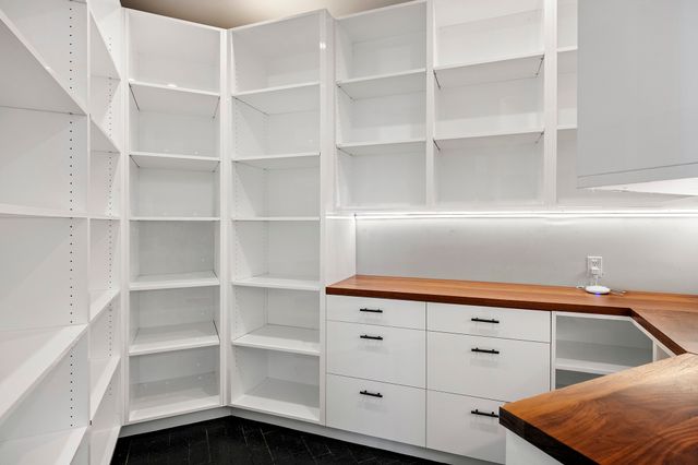 17 Hacienda Vaquero, Santa Fe, NM 87506