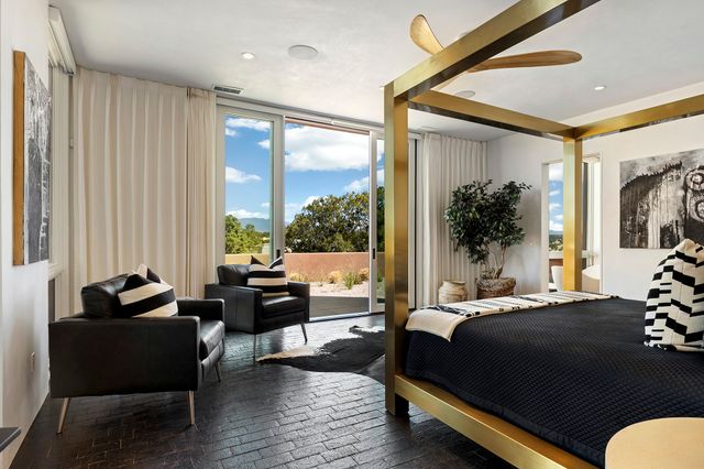 17 Hacienda Vaquero, Santa Fe, NM 87506